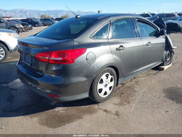 Ford FOCUS S 2016 1FADP3E27GL293869 Image 4