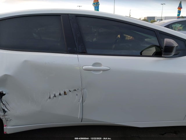 Toyota PRIUS XLE 2026 JTDACAAU2T3066944 Image 14