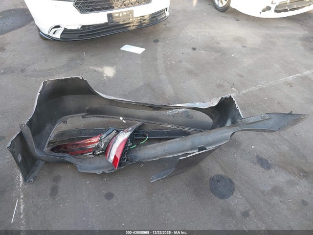 4T1R11AK0RU880239 Toyota CAMRY LE