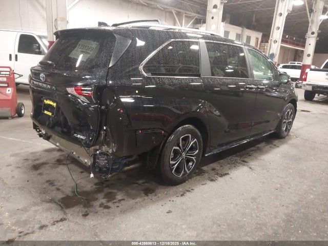 Toyota Sienna Platinum 2025 5TDESKFC9SS214563 Image 4