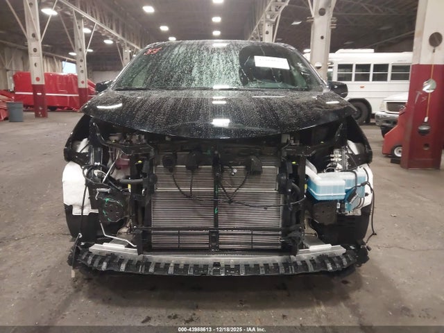 Toyota Sienna Platinum 2025 5TDESKFC9SS214563 Image 6