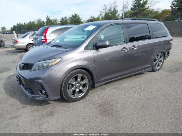 2019 TOYOTA SIENNA 5TDXZ3DC7KS002113 Photo 1