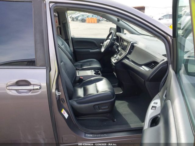 2019 TOYOTA SIENNA 5TDXZ3DC7KS002113 Photo 4