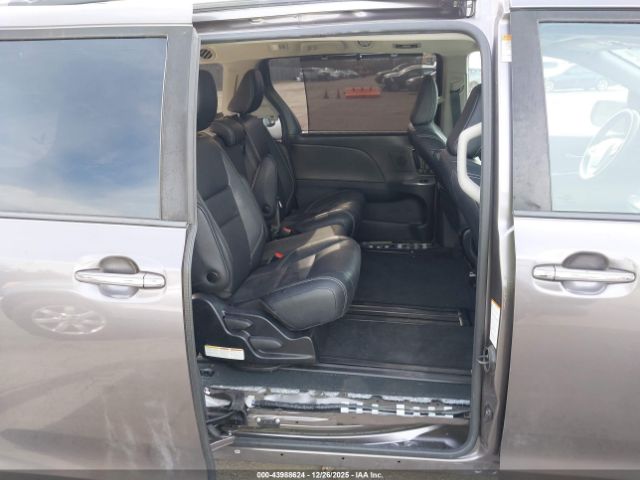 2019 TOYOTA SIENNA 5TDXZ3DC7KS002113 Photo 7
