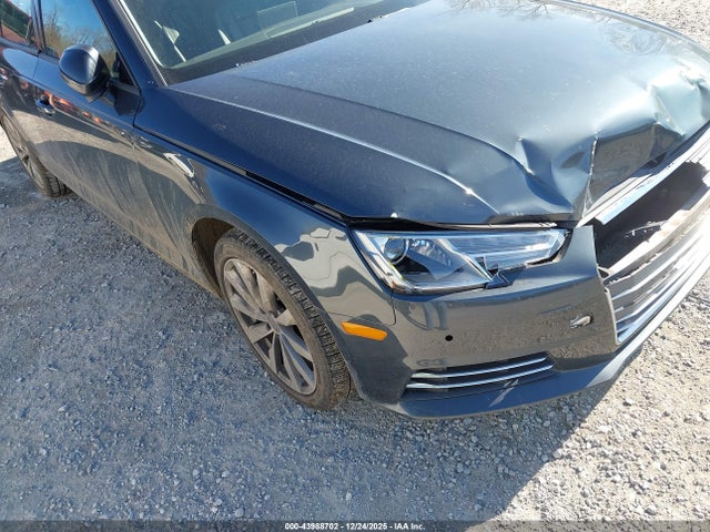 Продажа на аукционе авто 2017 Audi A4 2.0t Premium, vin: WAUANAF48HN006498, номер лота: 43988702