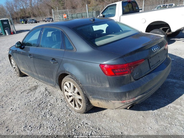 2017 AUDI A4 WAUANAF48HN006498 Photo 2