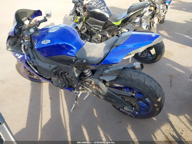 Yamaha YZFR1 2018 JYARN39E4JA004116 Image 3