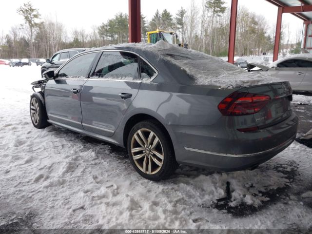 2017 VOLKSWAGEN PASSAT 1VWGT7A31HC034219 Photo 2