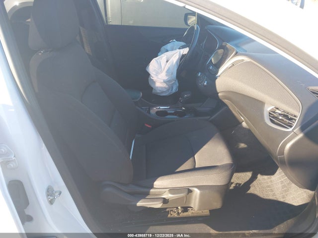 1G1ZG5ST3NF156537 Chevrolet Malibu Fwd Rs