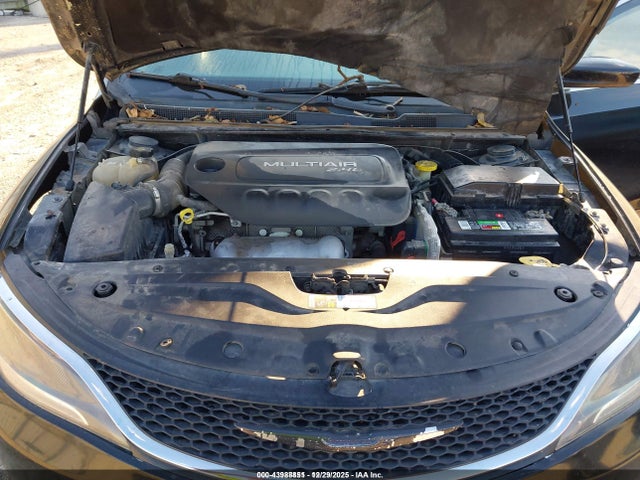 Продаж на аукціоні авто 2015 Chrysler 200 Limited, vin: 1C3CCCAB5FN740195, номер лоту: 43988851