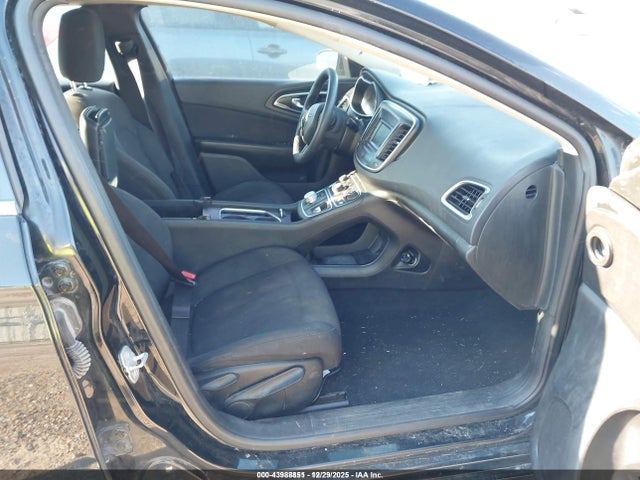 Продаж на аукціоні авто 2015 Chrysler 200 Limited, vin: 1C3CCCAB5FN740195, номер лоту: 43988851