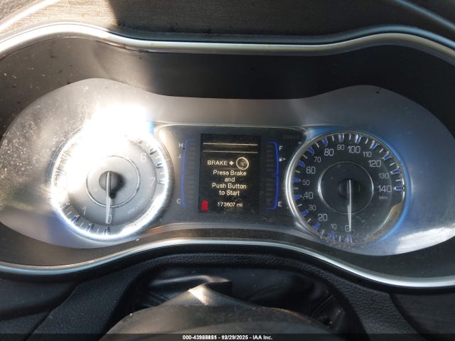 Продаж на аукціоні авто 2015 Chrysler 200 Limited, vin: 1C3CCCAB5FN740195, номер лоту: 43988851