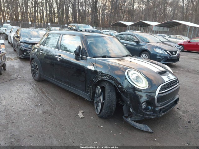 2021 MINI HARDTOP WMWXU9C01M2N97637