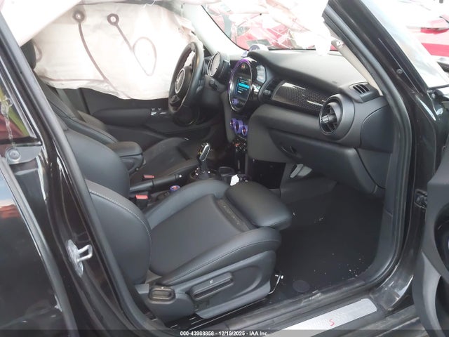 2021 MINI HARDTOP WMWXU9C01M2N97637 Photo 4