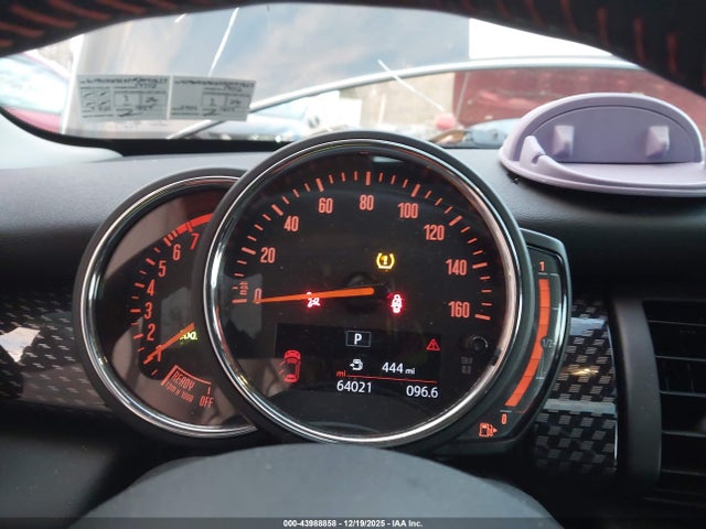 2021 MINI HARDTOP WMWXU9C01M2N97637 Photo 6