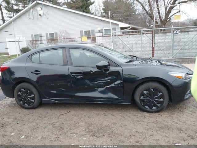 Продажа на аукционе авто 2017 Mazda Mazda3 Sport, vin: 3MZBN1U72HM108293, номер лота: 43989020