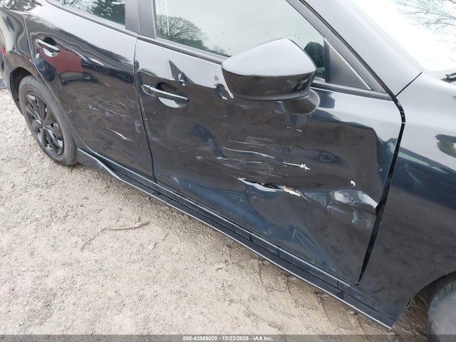 Продажа на аукционе авто 2017 Mazda Mazda3 Sport, vin: 3MZBN1U72HM108293, номер лота: 43989020