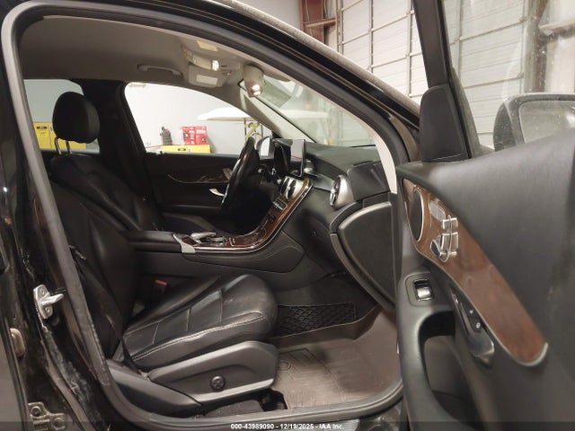 WDC0G4KB9GF052102 Mercedes-Benz Glc 300 4matic