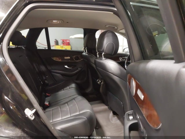 WDC0G4KB9GF052102 Mercedes-Benz Glc 300 4matic
