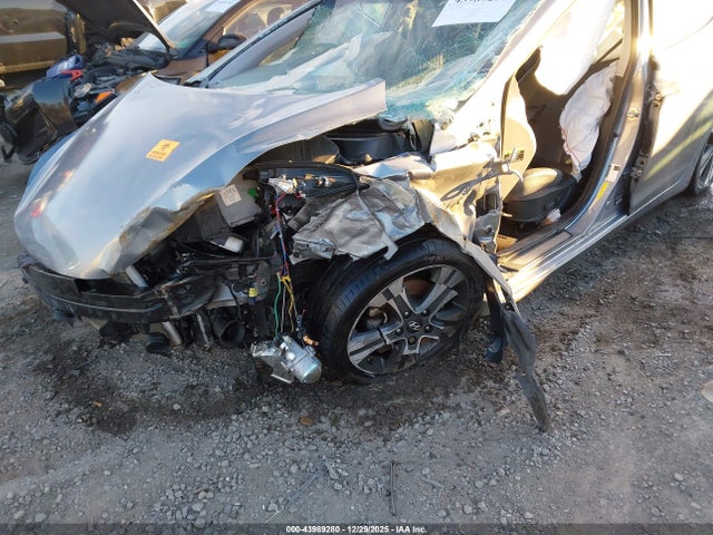 KMHDH4AH0FU423695 Hyundai Elantra Sport