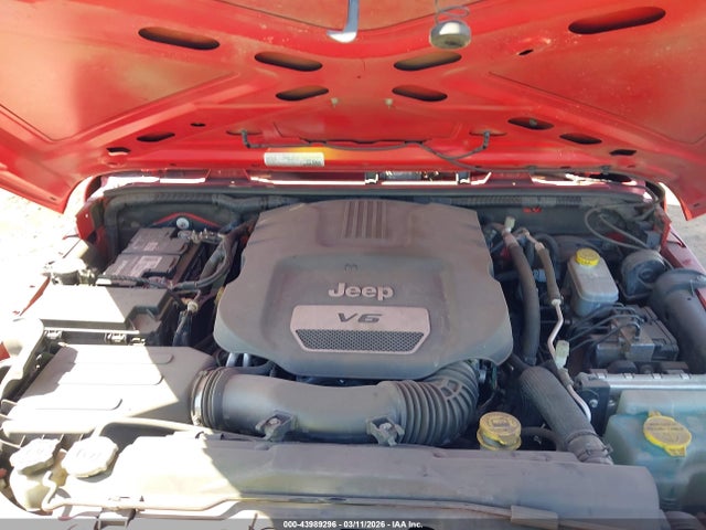 1C4BJWDG1HL732938 Jeep Wrangler Unlimited Sport 4x4