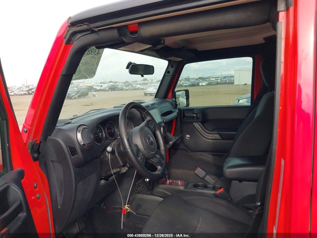 1C4BJWDG1HL732938 Jeep Wrangler Unlimited Sport 4x4