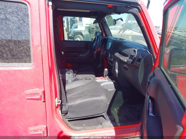 1C4BJWDG1HL732938 Jeep Wrangler Unlimited Sport 4x4
