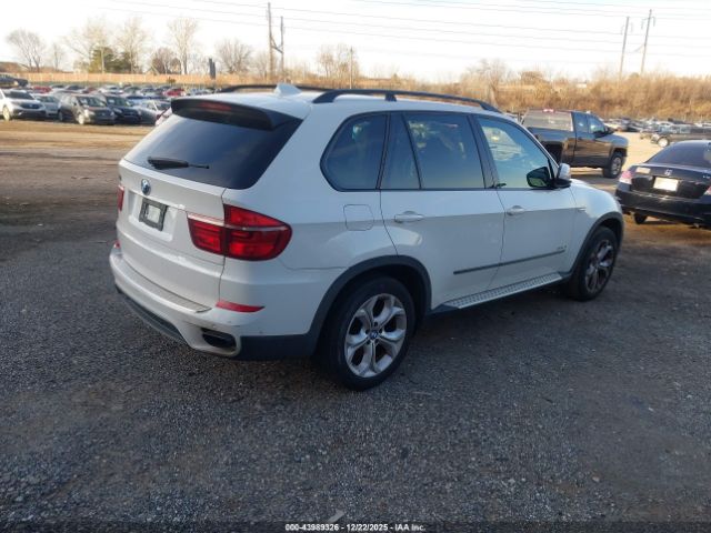 2011 BMW X5 5UXZV8C54BL418009 Photo 3