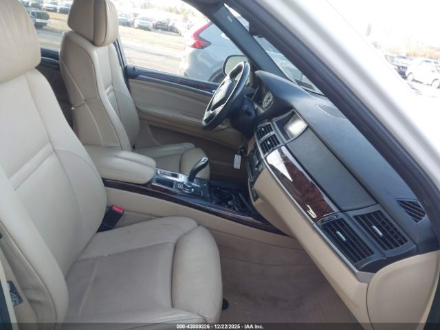 2011 BMW X5 5UXZV8C54BL418009 Photo 4