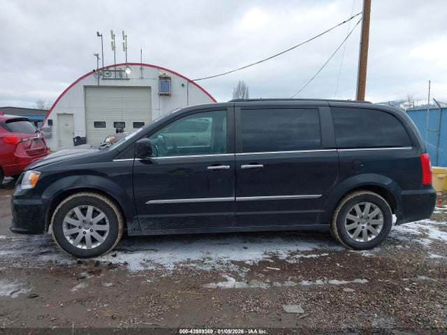 2016 Chrysler Town & Country Touring მანქანა იყიდება აუქციონზე, vin: 2C4RC1BG9GR305656, აუქციონის ნომერი: 43989369