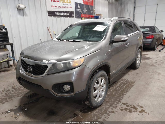 43989502 :رقم المزاد ، 5XYKTCA10BG166136 vin ، 2011 Kia Sorento Lx مزاد بيع