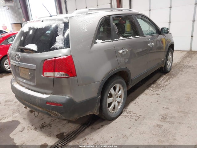 43989502 :رقم المزاد ، 5XYKTCA10BG166136 vin ، 2011 Kia Sorento Lx مزاد بيع