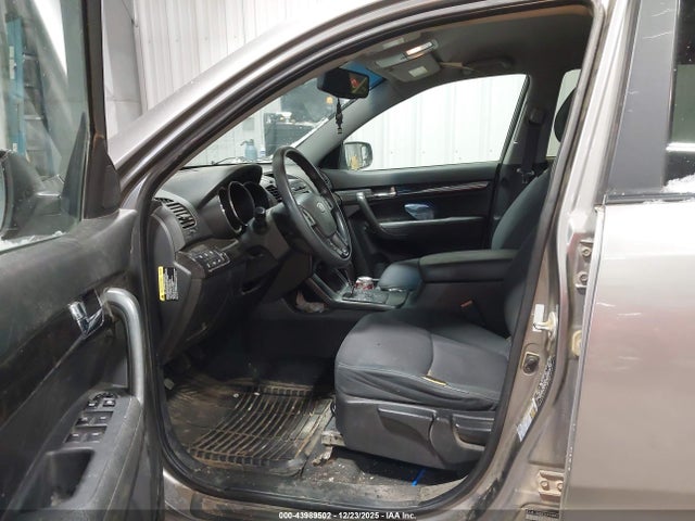 43989502 :رقم المزاد ، 5XYKTCA10BG166136 vin ، 2011 Kia Sorento Lx مزاد بيع