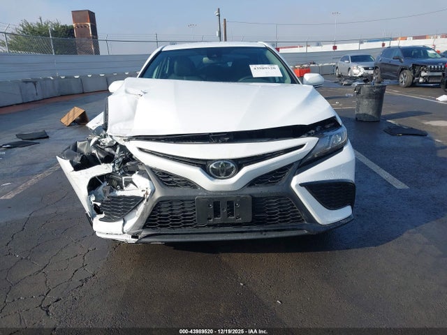 4T1T11AKXNU693882 Toyota CAMRY SE