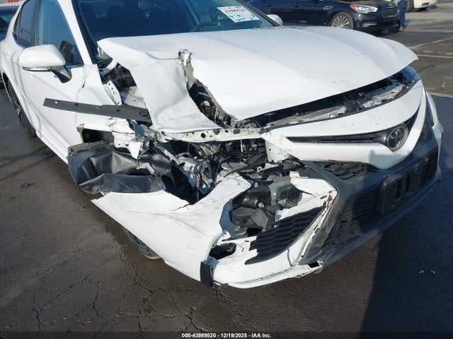 4T1T11AKXNU693882 Toyota CAMRY SE