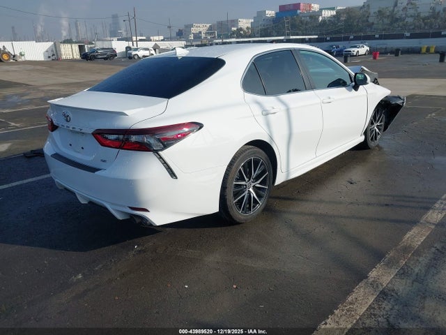 4T1T11AKXNU693882 Toyota CAMRY SE