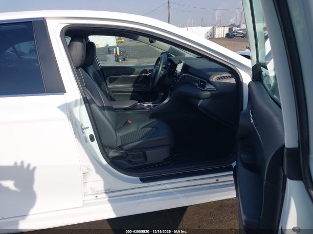 4T1T11AKXNU693882 Toyota CAMRY SE
