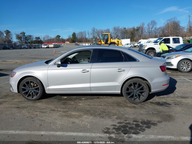 43989573 :رقم المزاد ، WAUEFGFF7F1019380 vin ، 2015 Audi A3 2.0t Premium مزاد بيع