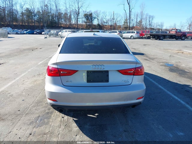 43989573 :رقم المزاد ، WAUEFGFF7F1019380 vin ، 2015 Audi A3 2.0t Premium مزاد بيع