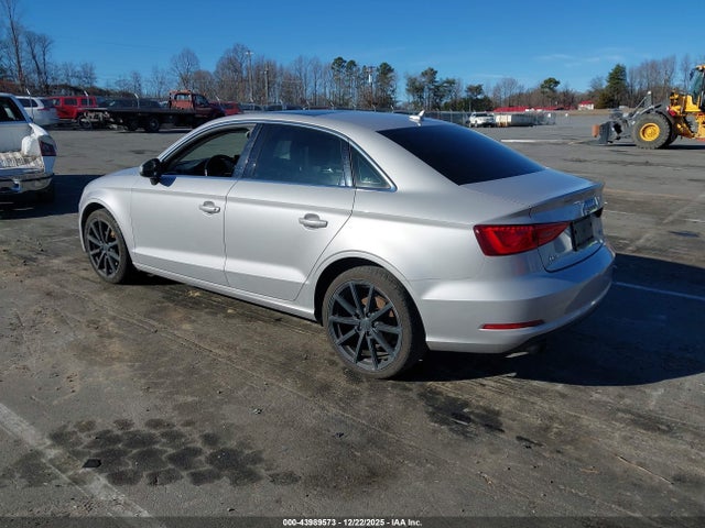 2015 AUDI A3 WAUEFGFF7F1019380 Photo 2