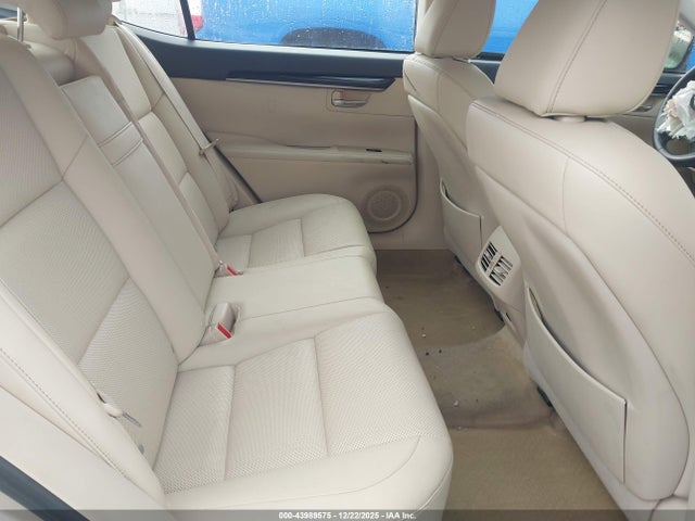 JTHBK1GGXF2175749 Lexus ES 350