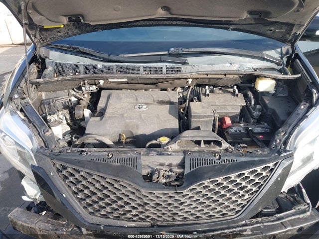 5TDYK3DC3FS667539 Toyota Sienna Limited Premium 7 Passenger