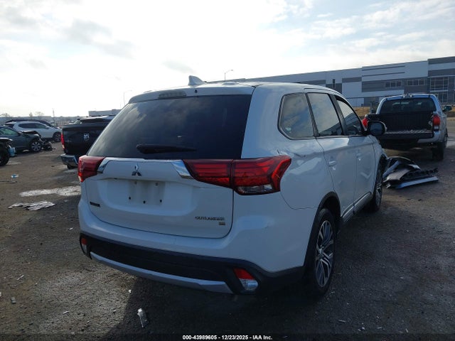 2018 MITSUBISHI OUTLANDER JA4AD3A31JZ067474 Photo 3