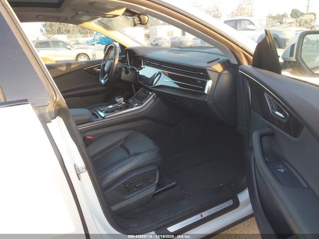 2023 AUDI Q8 WA1EVBF10PD003562 Photo 4