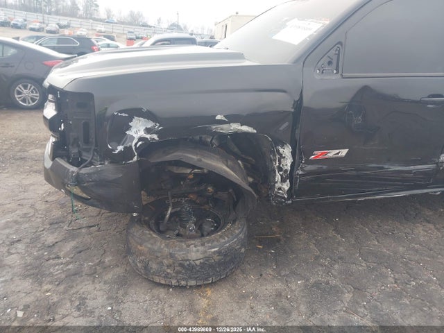 Продаж на аукціоні авто 2017 Chevrolet Silverado 1500 2lt, vin: 1GCVKREC1HZ131839, номер лоту: 43989809
