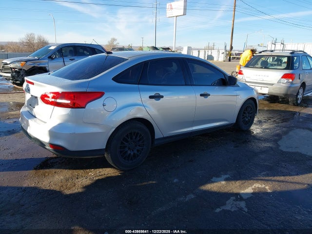 Ford FOCUS S 2018 1FADP3E20JL287919 Image 4
