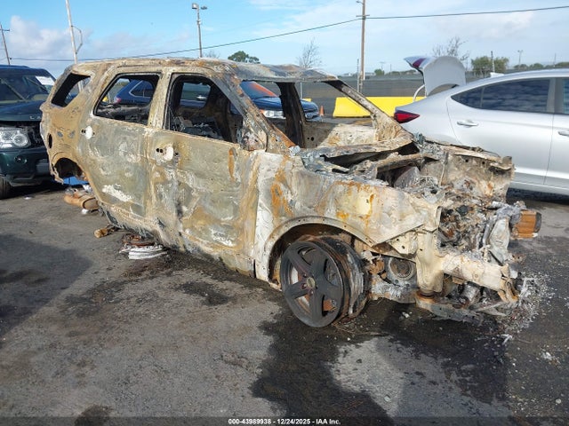 Ford EXPLORER XLT 2018 1FM5K7D87JGA36233 головне зображення