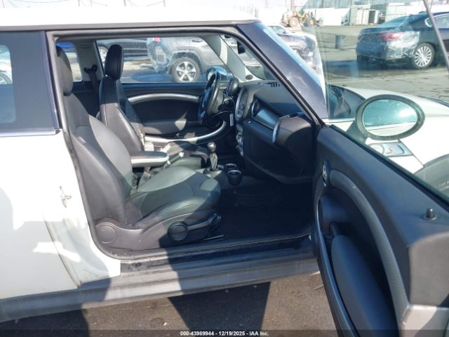 2008 MINI COOPER S WMWMF73518TT89366 Photo 4