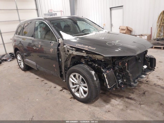 2019 AUDI Q7 WA1LAAF75KD036096