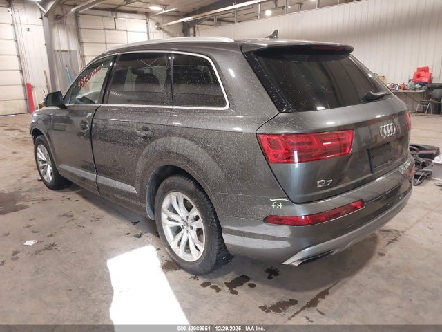 2019 AUDI Q7 WA1LAAF75KD036096 Photo 2